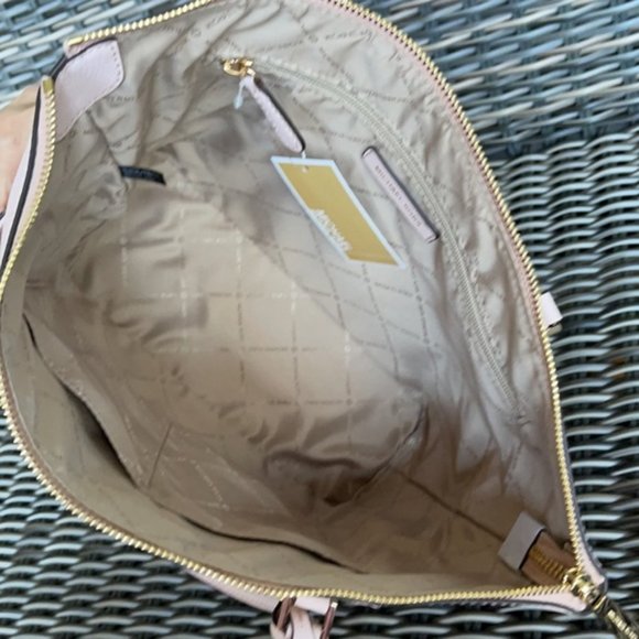 MICHAEL KORS Charlotte Large Top Zip Tote Ballet - Picture 6 of 16